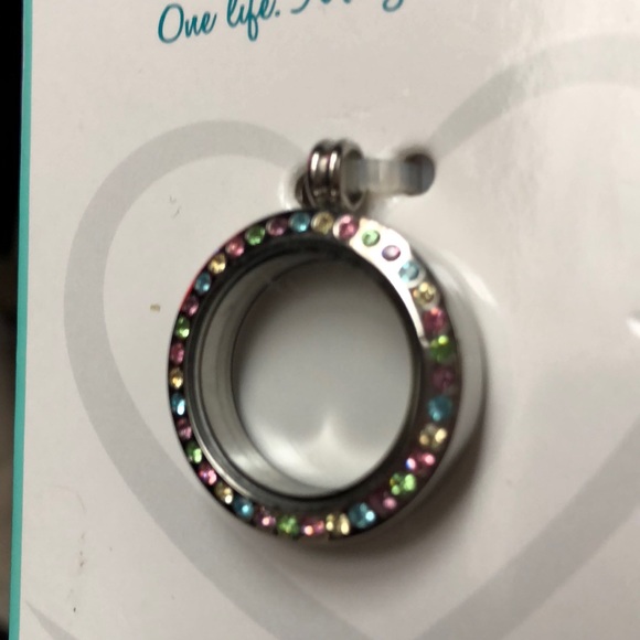 Blue La Rue Locket MWT - Picture 2 of 3